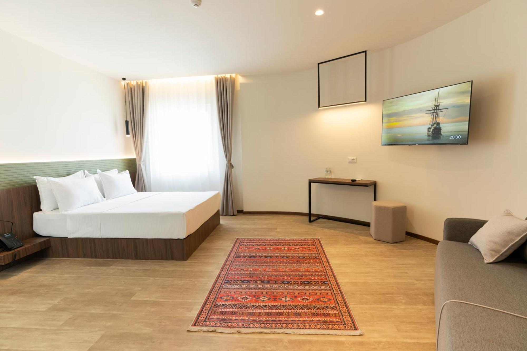 Star Hill Hotel Prishtine Bagian luar foto