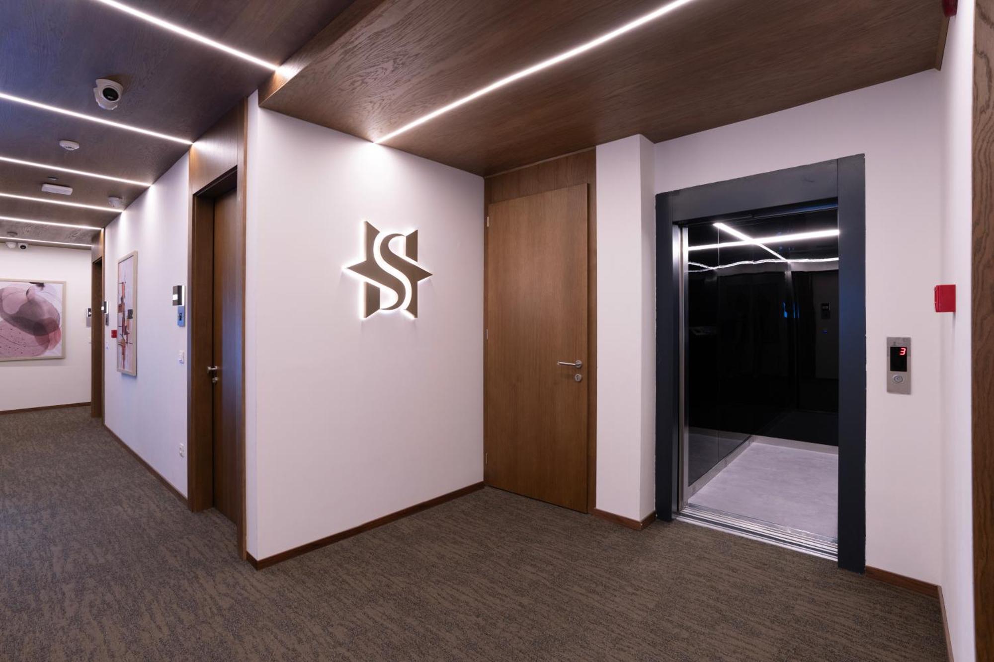 Star Hill Hotel Prishtine Bagian luar foto