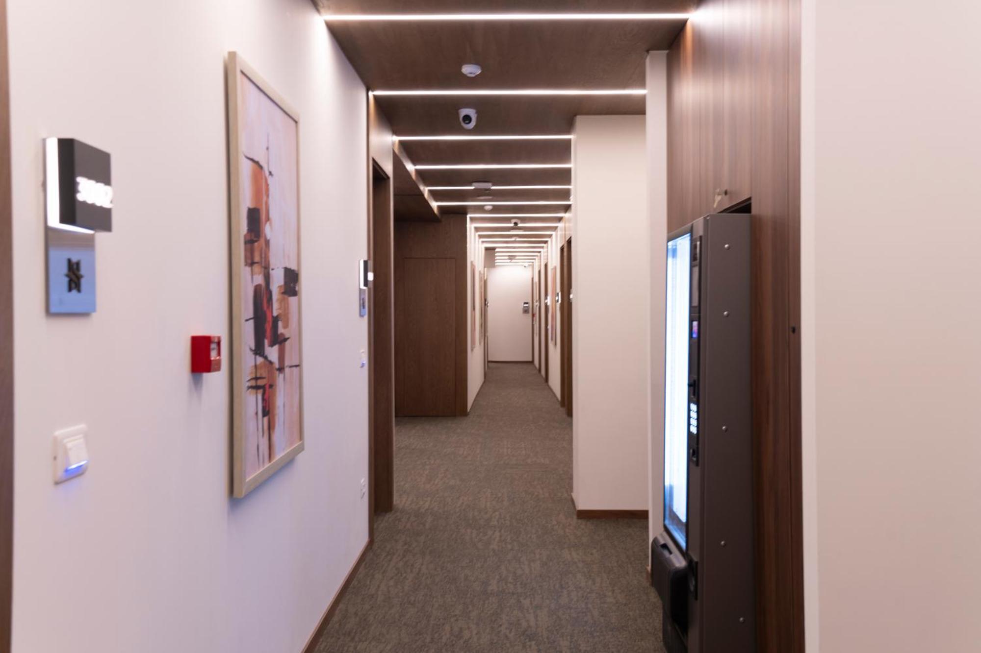 Star Hill Hotel Prishtine Bagian luar foto
