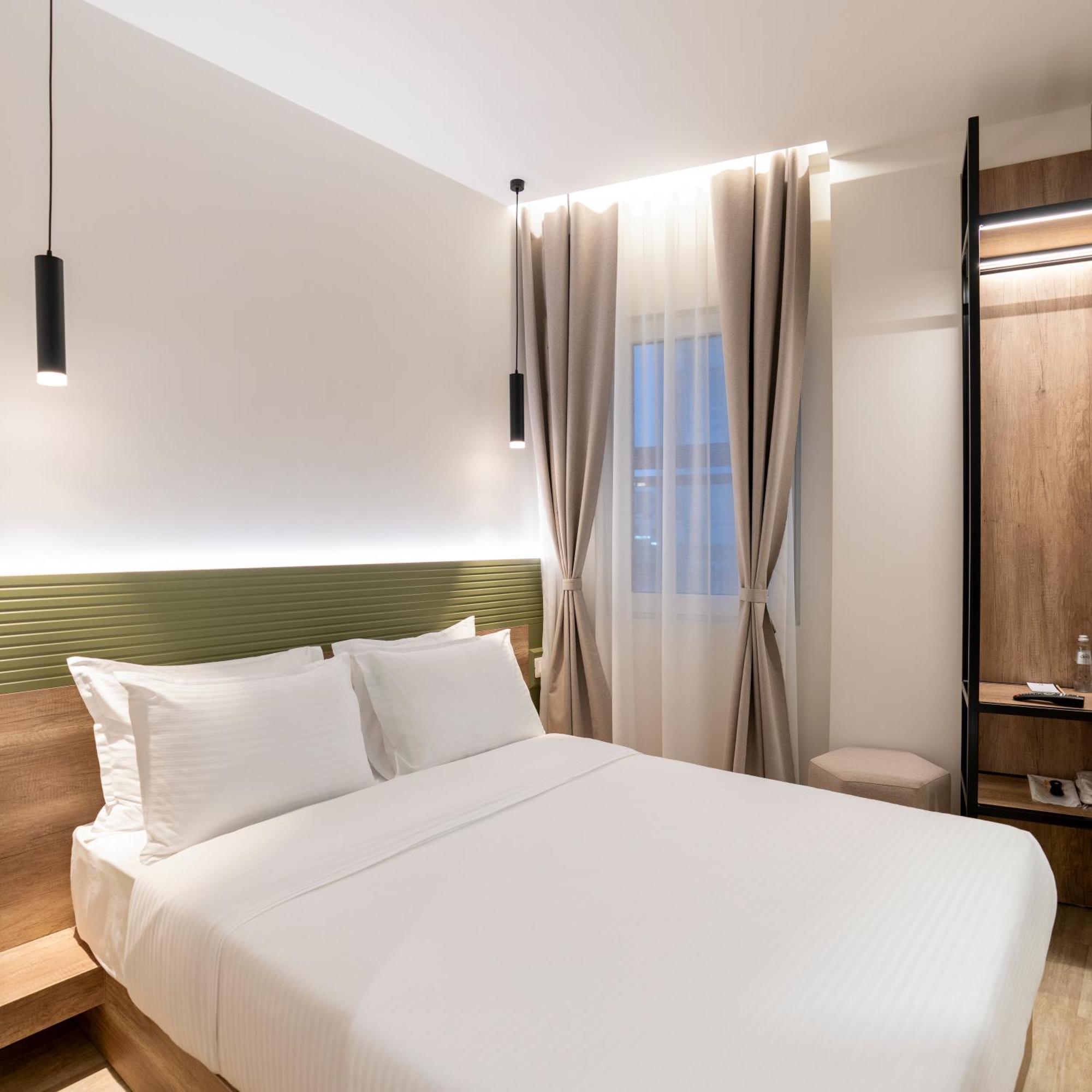 Star Hill Hotel Prishtine Bagian luar foto