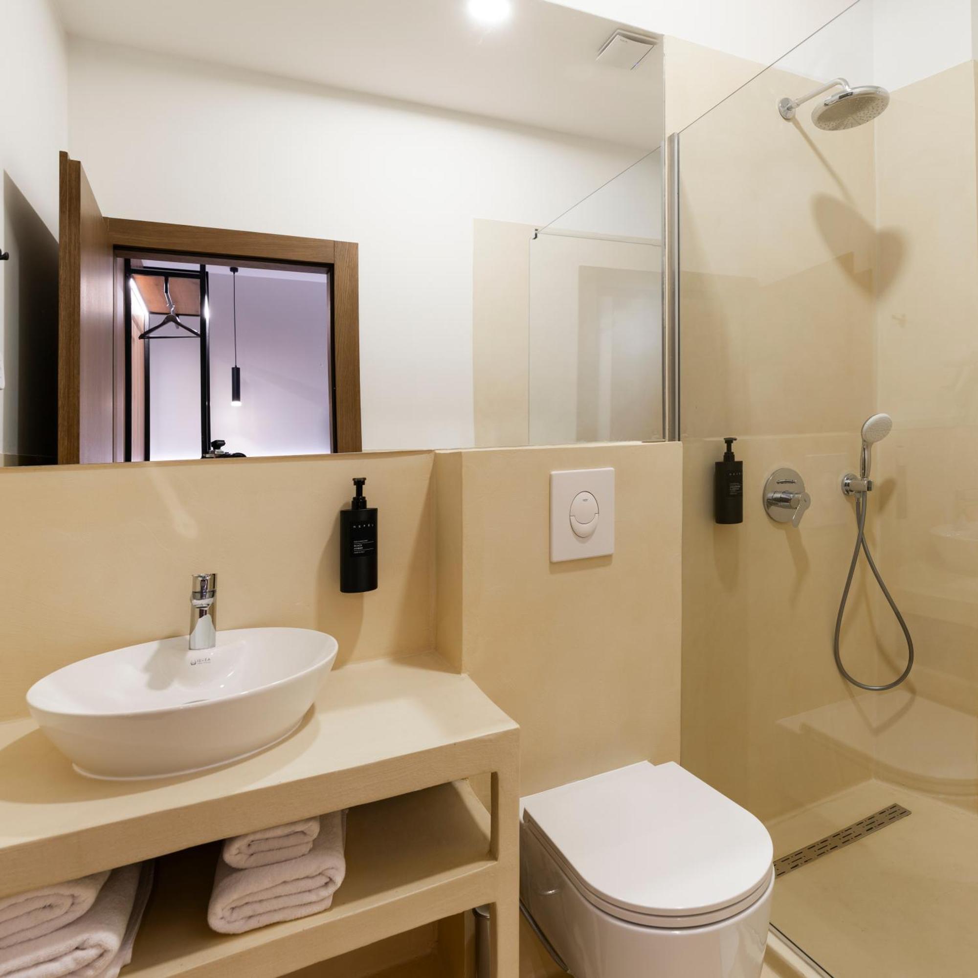 Star Hill Hotel Prishtine Bagian luar foto