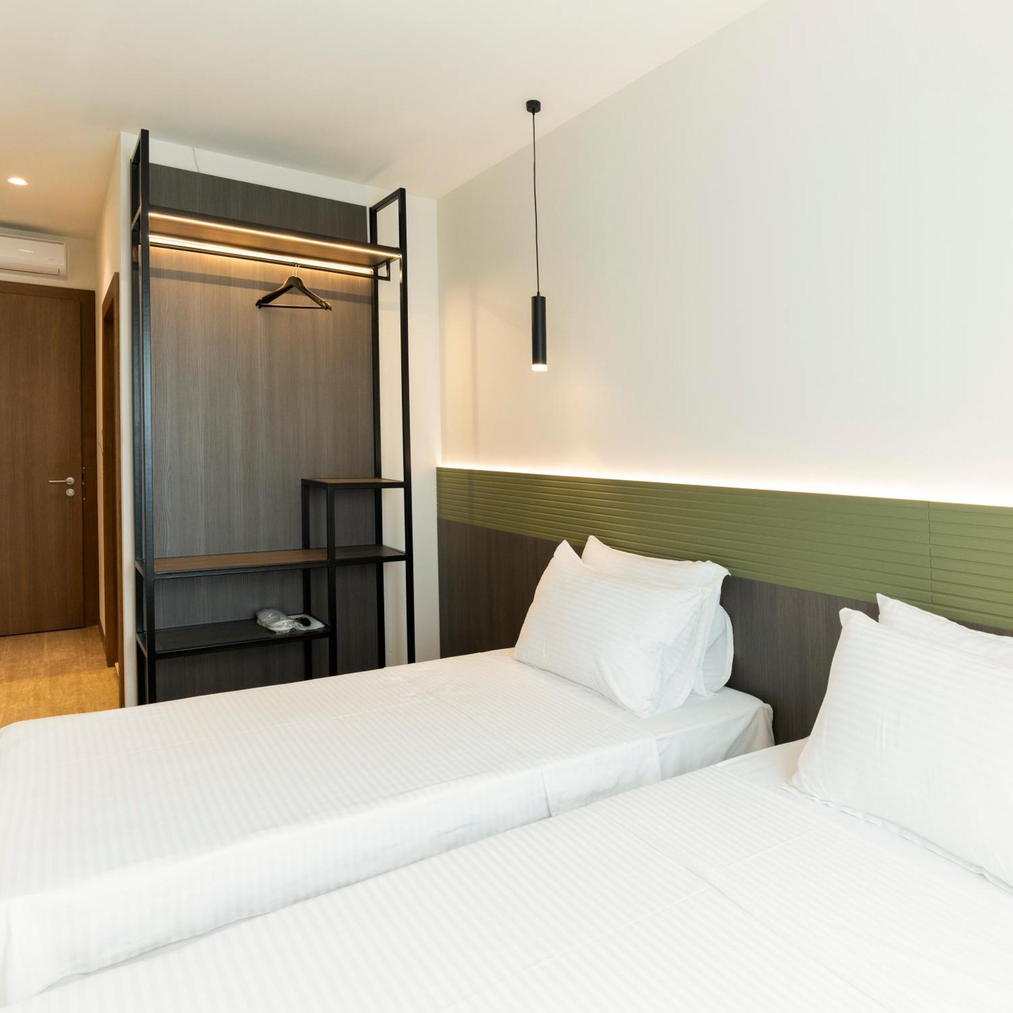 Star Hill Hotel Prishtine Bagian luar foto