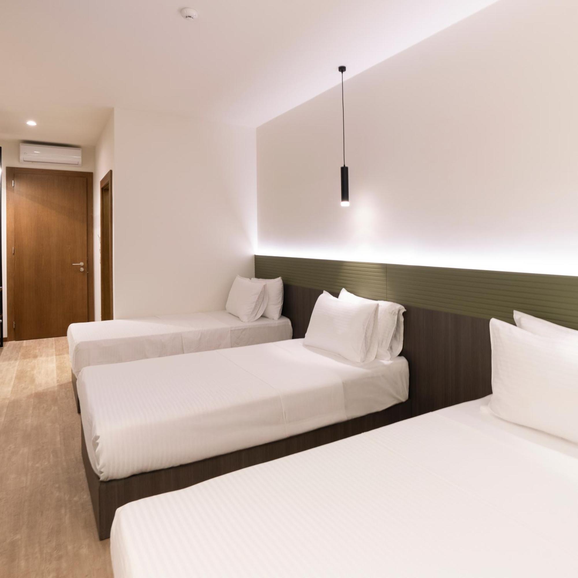 Star Hill Hotel Prishtine Bagian luar foto