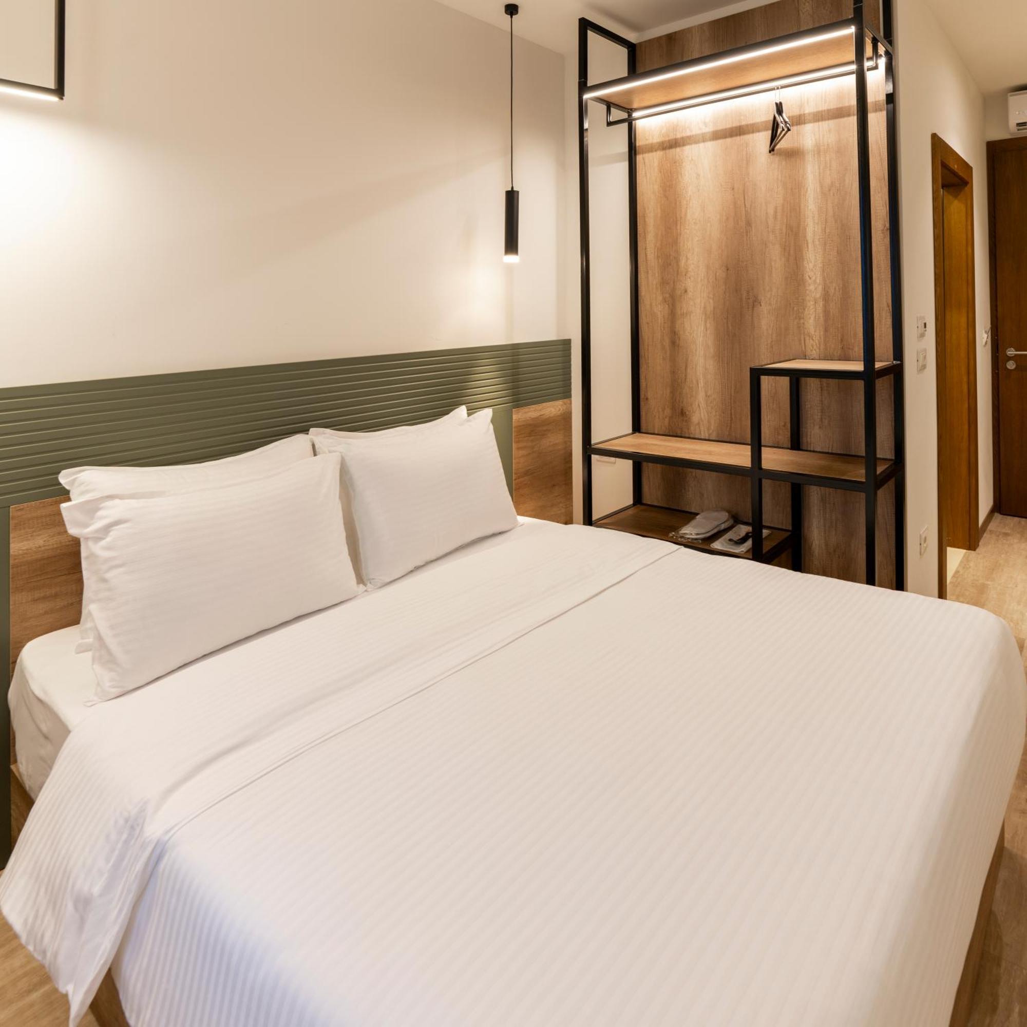Star Hill Hotel Prishtine Bagian luar foto