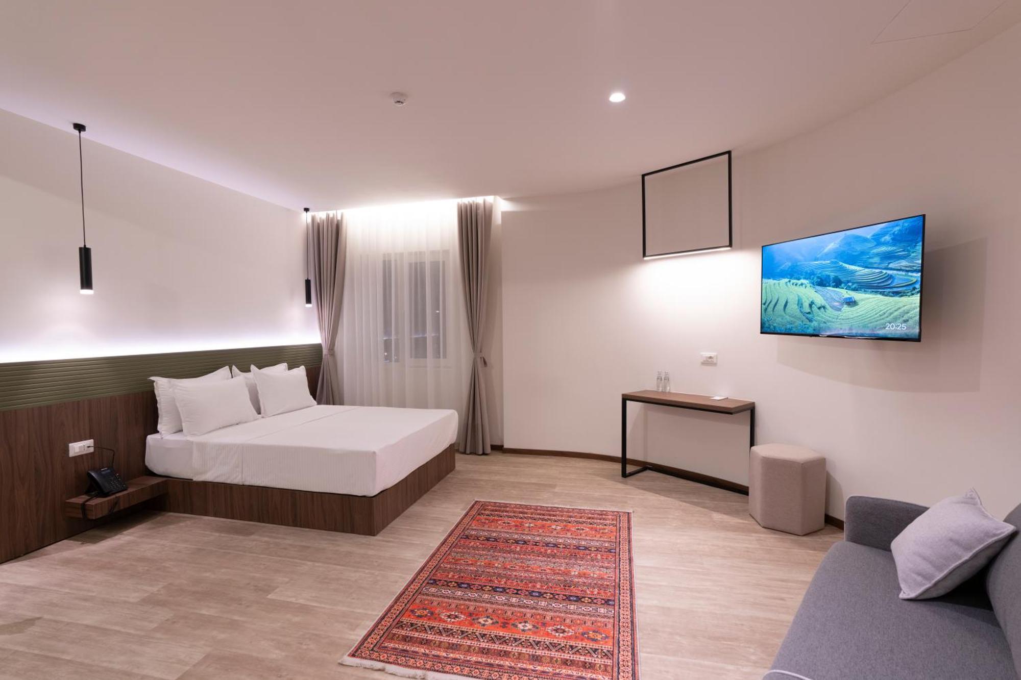 Star Hill Hotel Prishtine Bagian luar foto
