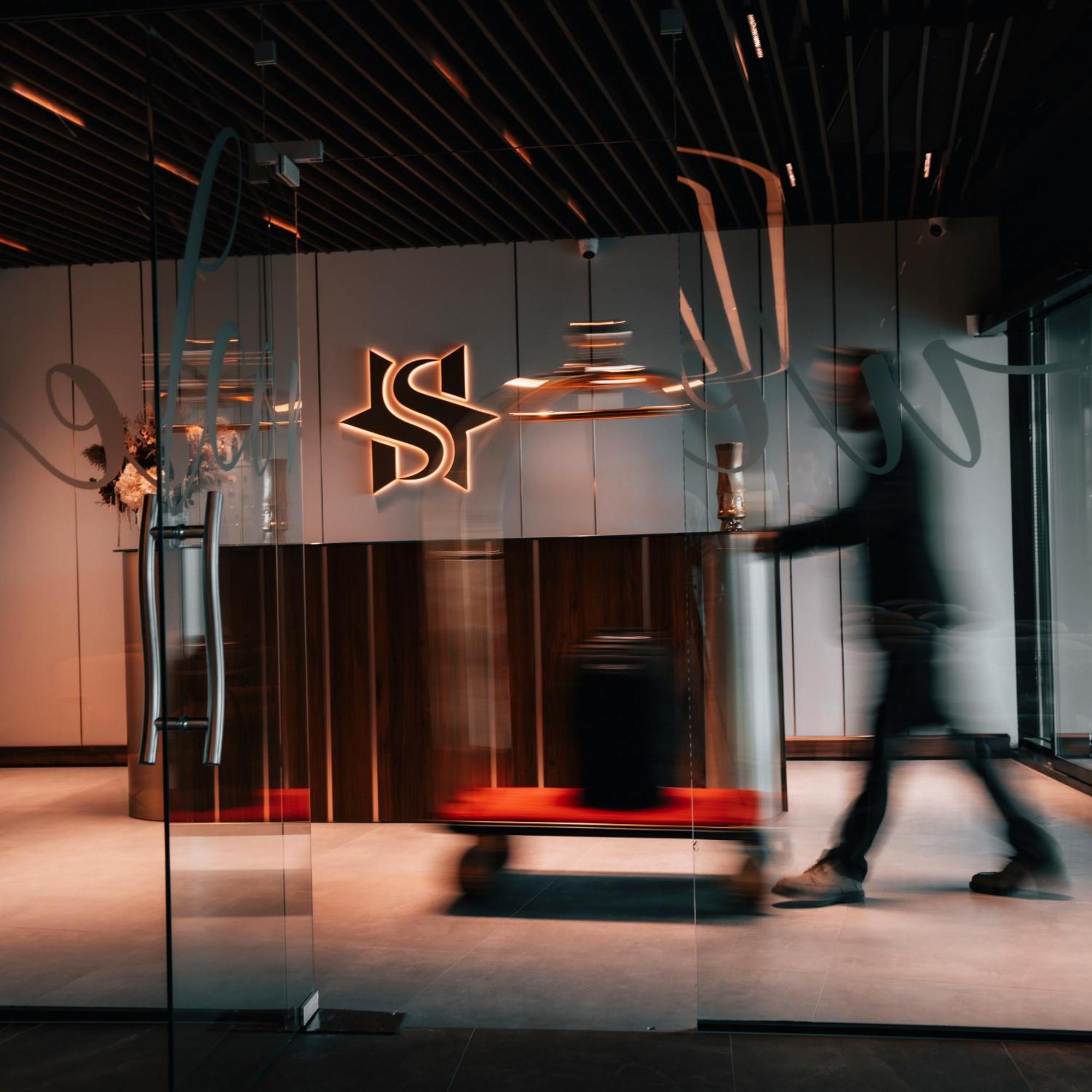 Star Hill Hotel Prishtine Bagian luar foto
